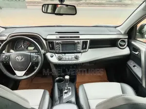 Toyota RAV4 Limited 4dr SUV (2.5L 4cyl 6A) 2015 Silver