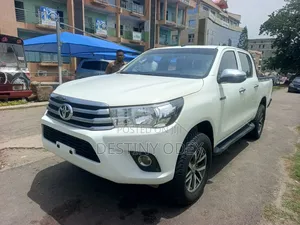 Toyota Hilux Revo Double Cab Petrol 2.7 AWD 2020 White