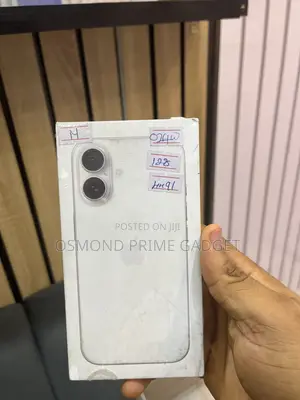 New Apple iPhone 16 128 GB White