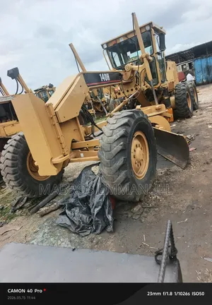 Clean 140h Grader Cat