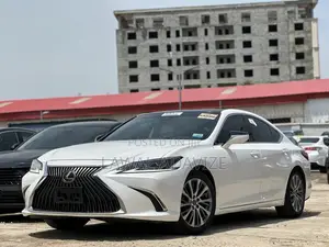 Lexus ES 350 FWD 2019 White