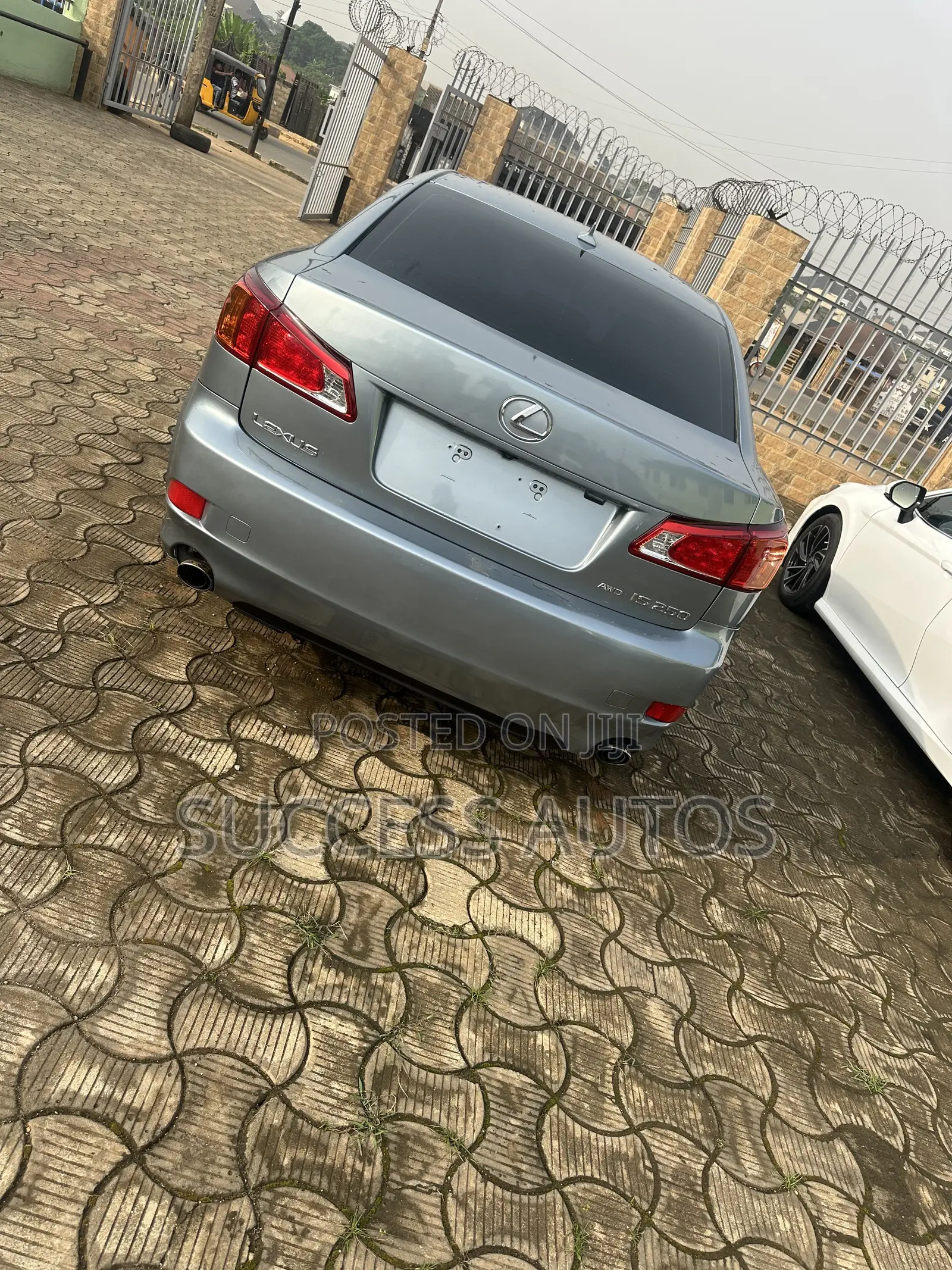 Lexus IS 250 2010 Blue