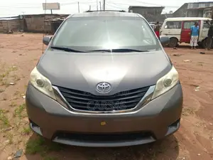 Toyota Sienna 2011 Gray