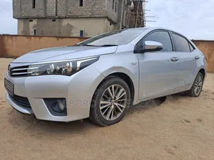 Toyota Corolla Altis 2015 Silver
