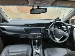 Toyota Corolla Altis 2015 Silver