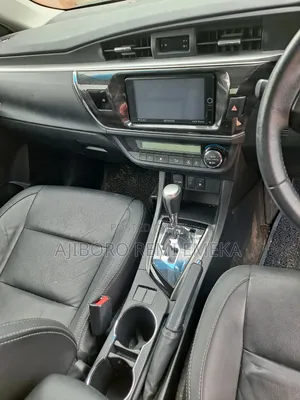 Toyota Corolla Altis 2015 Silver