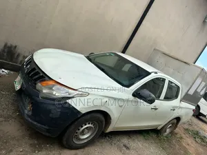 Mitsubishi L200 2016 White