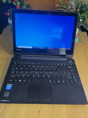 Laptop Toshiba NB100 4GB Intel Pentium SSD 128GB
