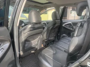 Toyota Vanguard 2013 Black
