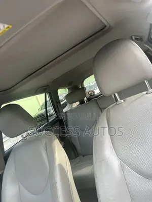 Toyota RAV4 2011 White