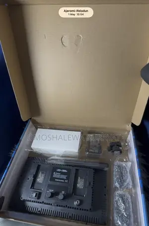 Pro Led 800 Kit With Stand and a Remote Control