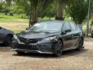 Toyota Camry XSE FWD (2.5L 4cyl 8AM) 2018 Black