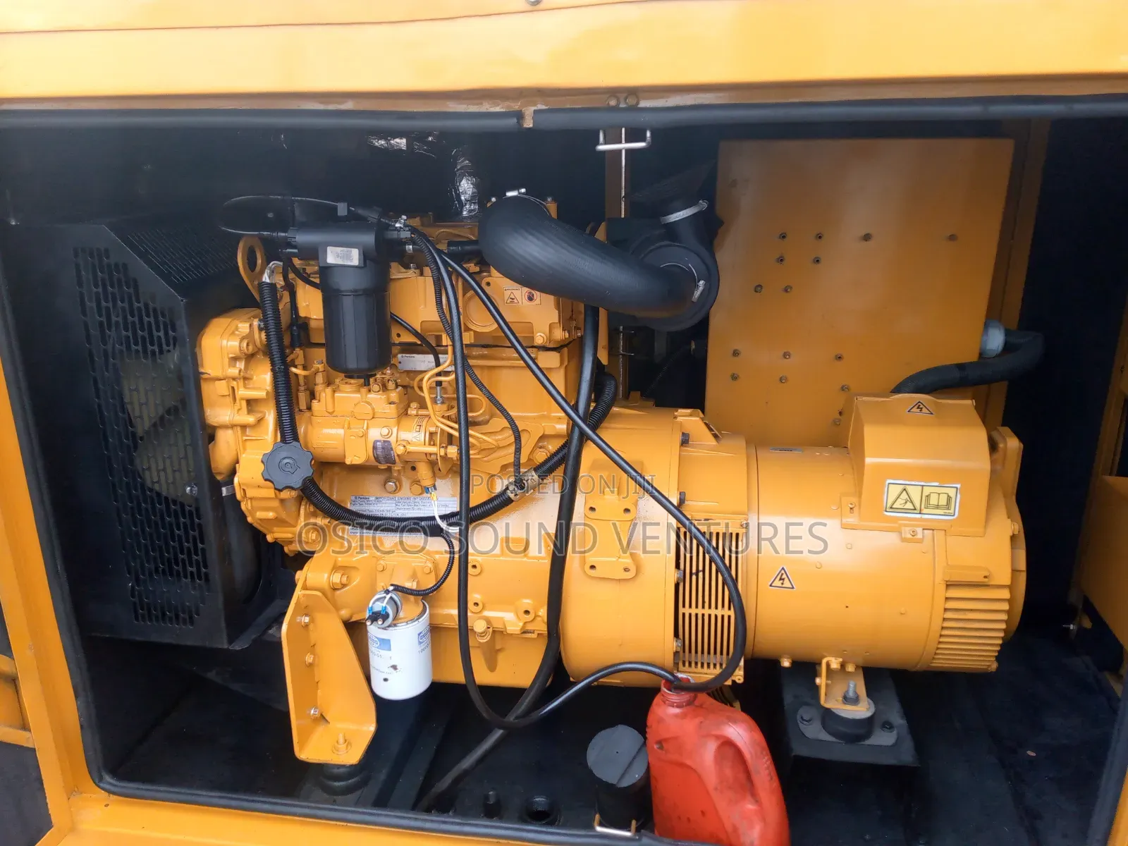 Soundproof 33-3 Kva Generator Mantrac