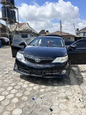 Toyota Camry SE 4dr Sedan (2.5L 4cyl 6A) 2012 Black