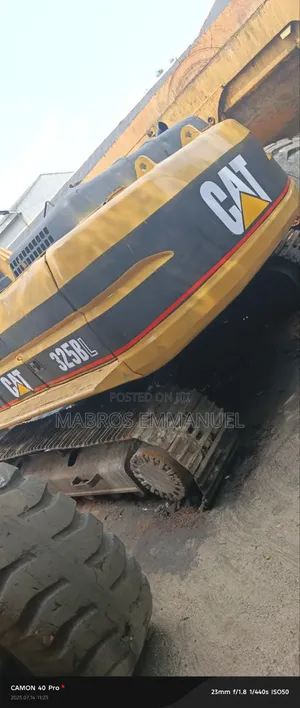 Clean 325bl Excavator