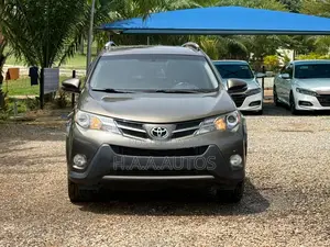Toyota RAV4 Limited 4dr SUV AWD (2.5L 4cyl 6A) 2015 Gray