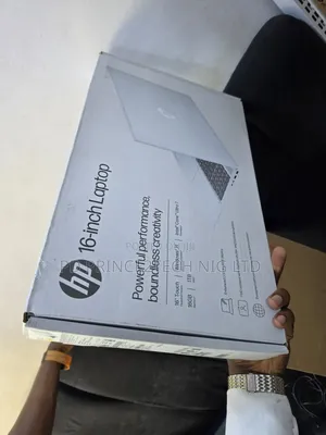 New Laptop HP OmniBook 5 16" 16GB Intel Core Ultra 7 SSD 1T