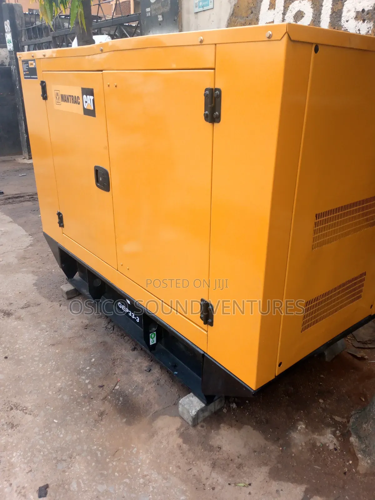 Soundproof 33-3 Kva Generator Mantrac