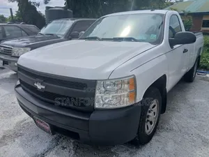 Chevrolet Silverado 2011 Off white