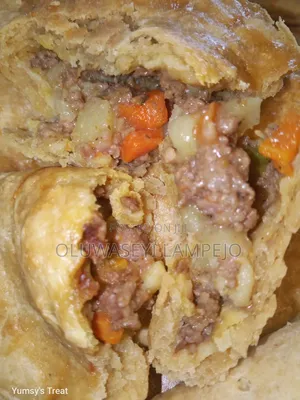 Freshly Baked Meatpie in Unilag / Abuleoja