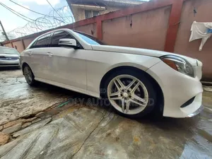 Mercedes-Benz E350 Base 4Matic Sedan AWD (3.5L 6cyl 7A) 2013 White