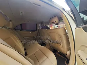 Mercedes-Benz E350 Base 4Matic Sedan AWD (3.5L 6cyl 7A) 2013 White