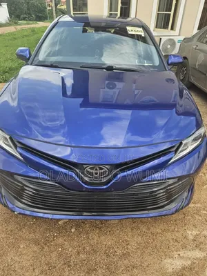 Toyota Camry LE FWD (2.5L 4cyl 8AM) 2018 Blue