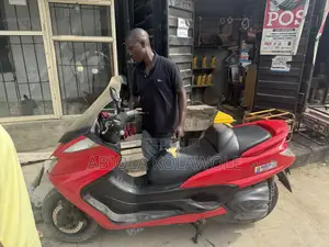 Yamaha Majesty 2012 Red