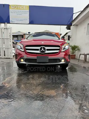 Mercedes-Benz GLA 250 2016 Red