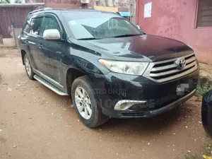 Toyota Highlander LE 4dr SUV (3.5L 6cyl 6A) 2014 Black
