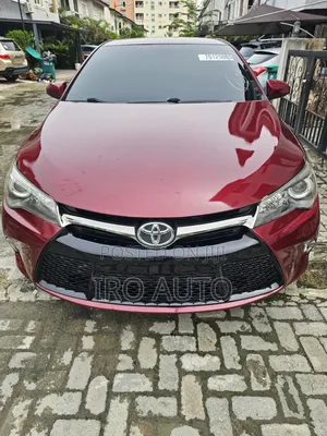 Toyota Camry SE 4dr Sedan (2.5L 4cyl 6A) 2015 Red