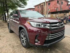 Toyota Highlander XLE V6 4x2 (3.5L 6cyl 6A) 2016 Brown