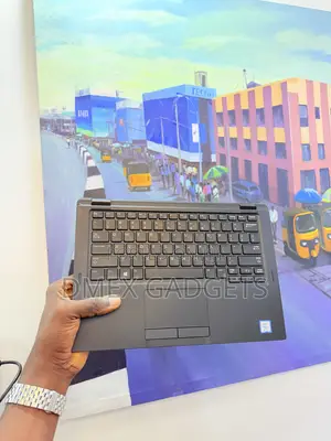 Laptop Dell Latitude 7390 8GB Intel Core i5 SSD 256GB