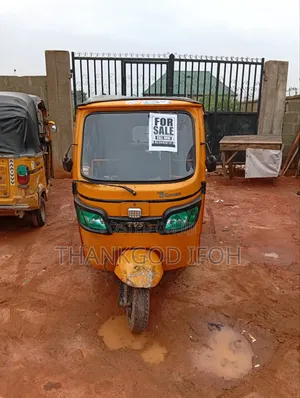 TVS King Deluxe Plus iTouch Start 2022 Yellow