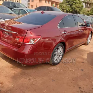 Lexus ES 2012 Red