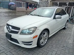 Mercedes-Benz C300 Sport 4Matic Sedan AWD (3.5L 6cyl 7A) 2013 White