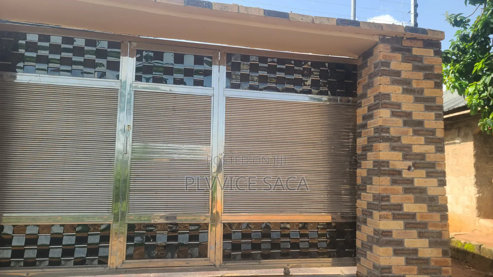 Stainless Gate Will Sliver Pipe Design
