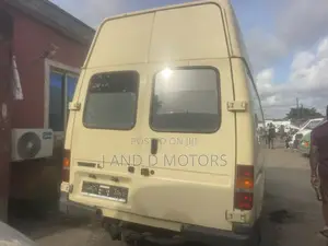Ford Transit 2002 Gold