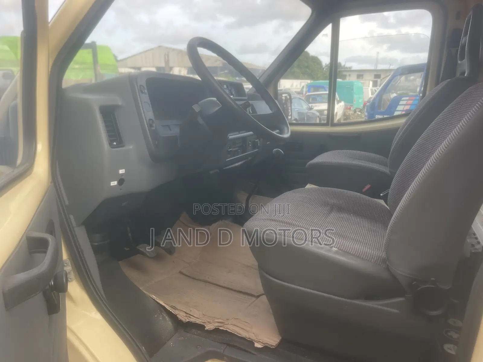 Ford Transit 2002 Gold