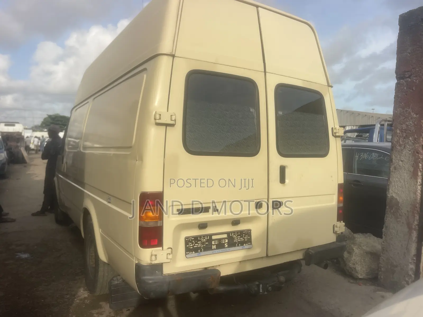 Ford Transit 2002 Gold