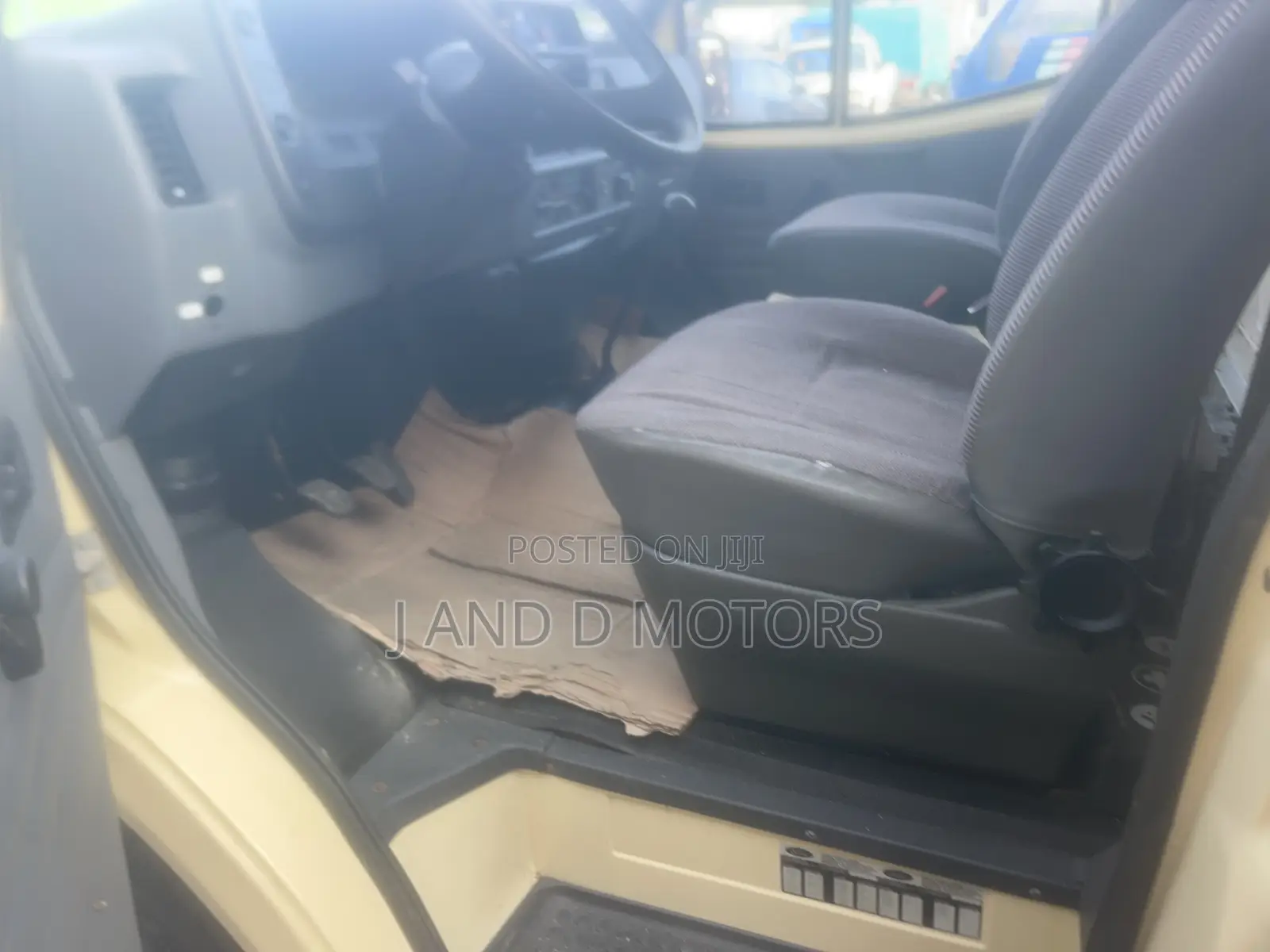 Ford Transit 2002 Gold