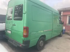 Volkswagen LT 2000 Green