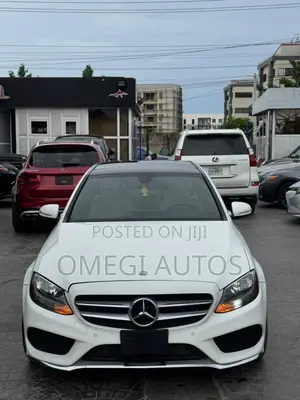 Mercedes-Benz C300 Base AWD 4Matic Sedan (2.0L 4cyl 7A) 2015 White