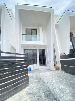 4bdrm Duplex in Ikota for sale