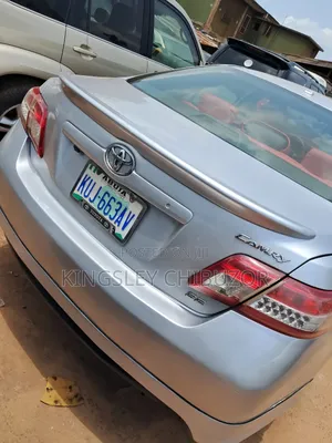 Toyota Camry 2010 Silver