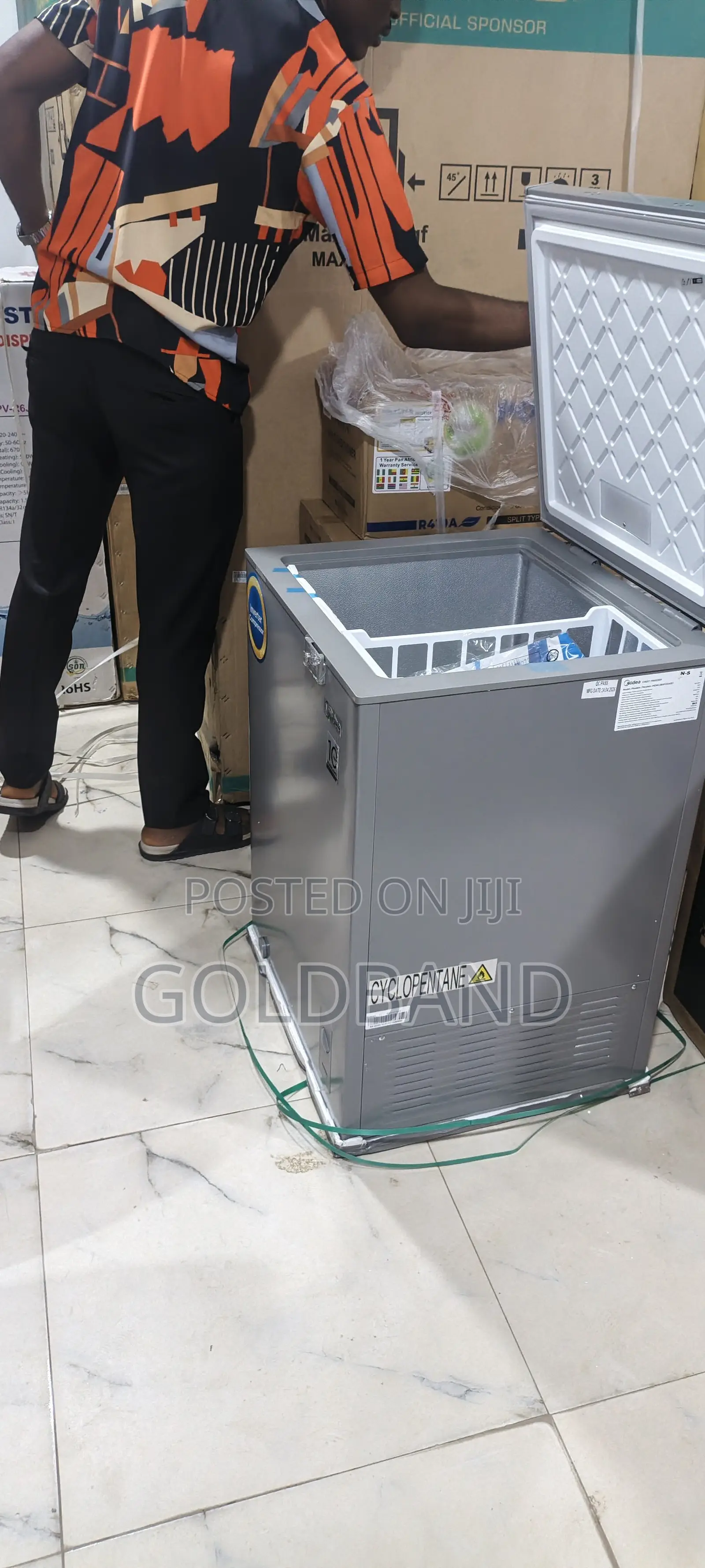 Energy Efficient Midea 142l Chest Freezer Mdrc265fzg43d
