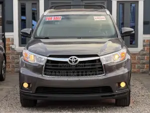Toyota Highlander XLE 4dr SUV (3.5L 6cyl 6A) 2015 Gray