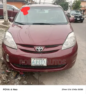 Toyota Sienna 2007 Red