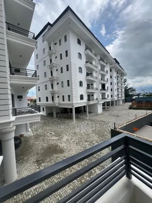 2bdrm Apartment in Lekki Phase 1 for rent