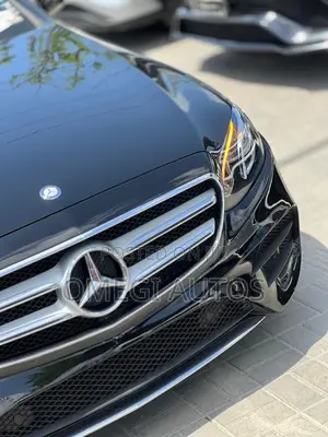 Mercedes-Benz E300 2018 Black